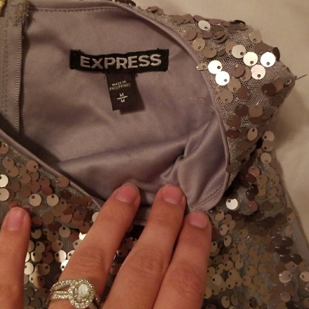 Express Crop Top - Picture 2 of 3